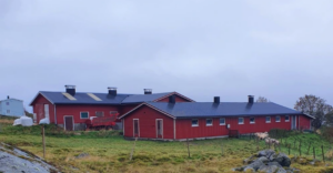 Landbrukseiendom i Lofoten med sauebesetning til s